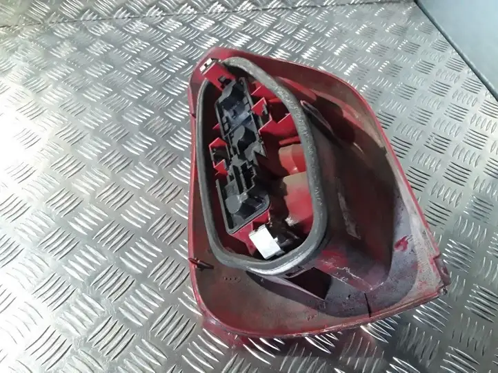 Citroen Xsara Picasso (1999 - 2012) 9631563940 Задний фонарь в кузове — фото 2
