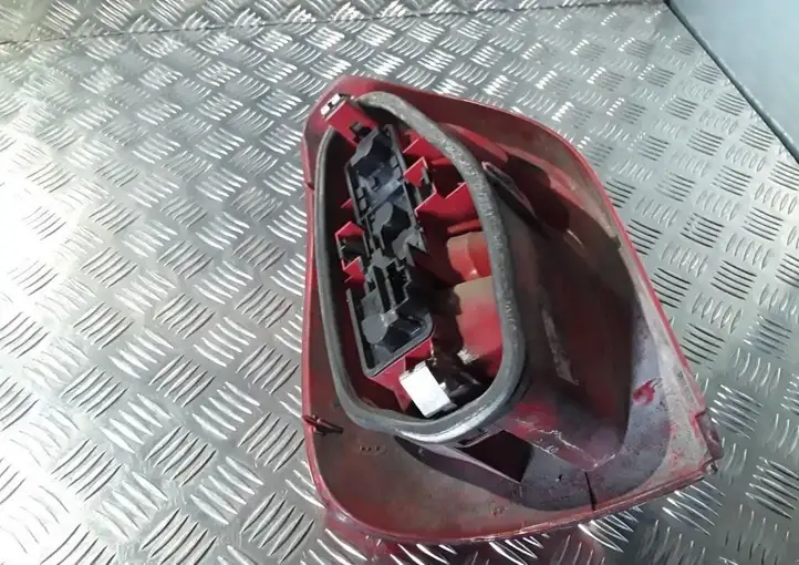 Citroen Xsara Picasso (1999 - 2012) 9631563940 Задний фонарь в кузове — фото 3