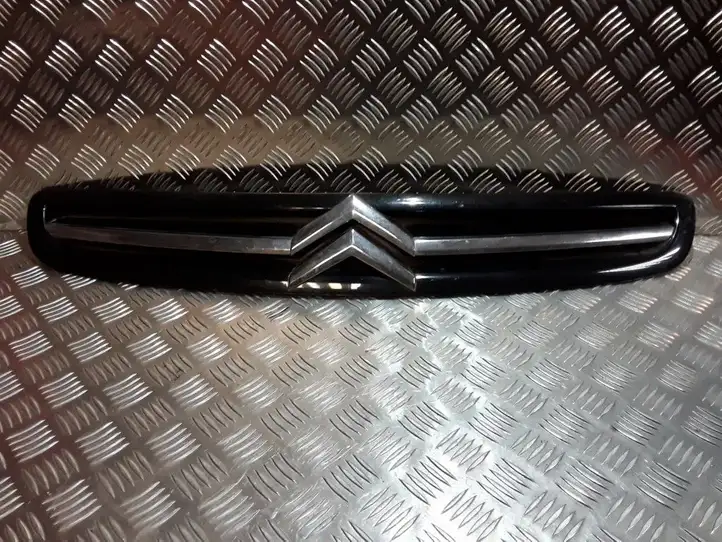 Citroen Xsara Picasso (1999 - 2012) 9650059677 Верхняя решетка радиатора — фото 1
