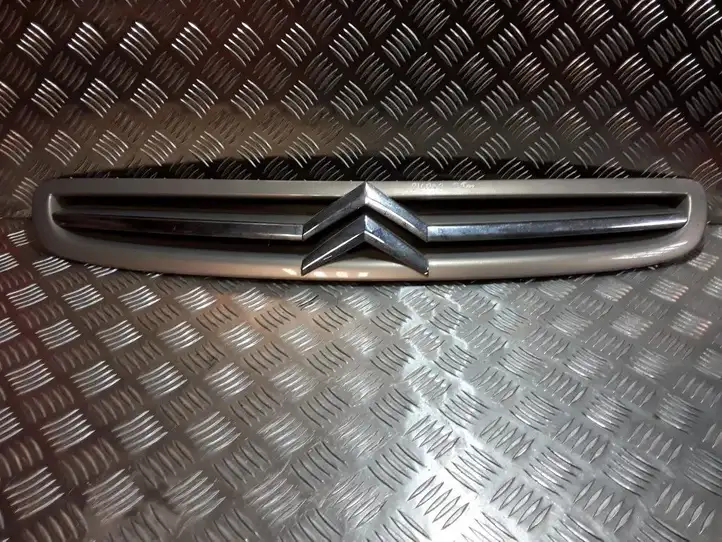 Citroen Xsara Picasso (1999 - 2012) 9650059677 Верхняя решетка радиатора — фото 1
