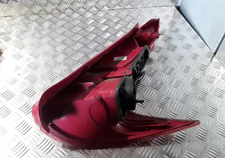 Peugeot 206 (1998 - 2012) 9641540677 Задний фонарь в кузове — фото 3