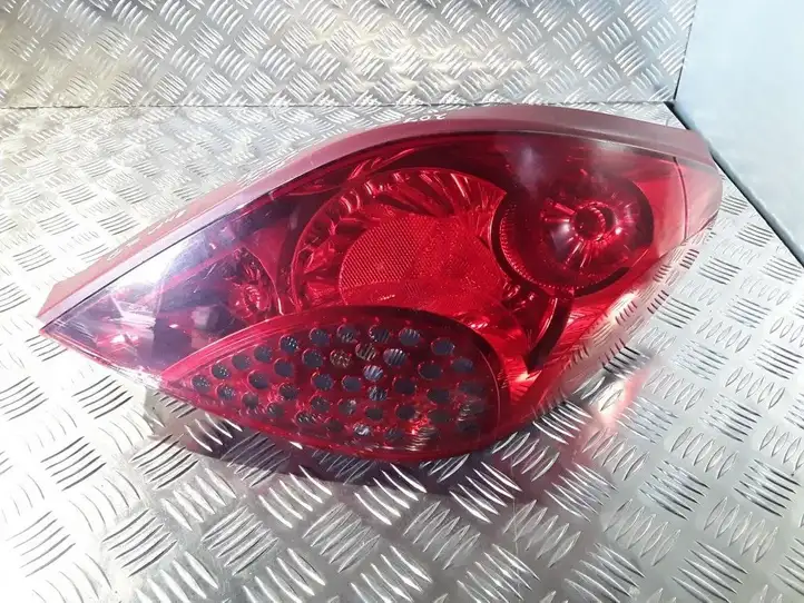 Peugeot 207 (2006 - 2009) 968017908000 Задний фонарь в кузове — фото 1