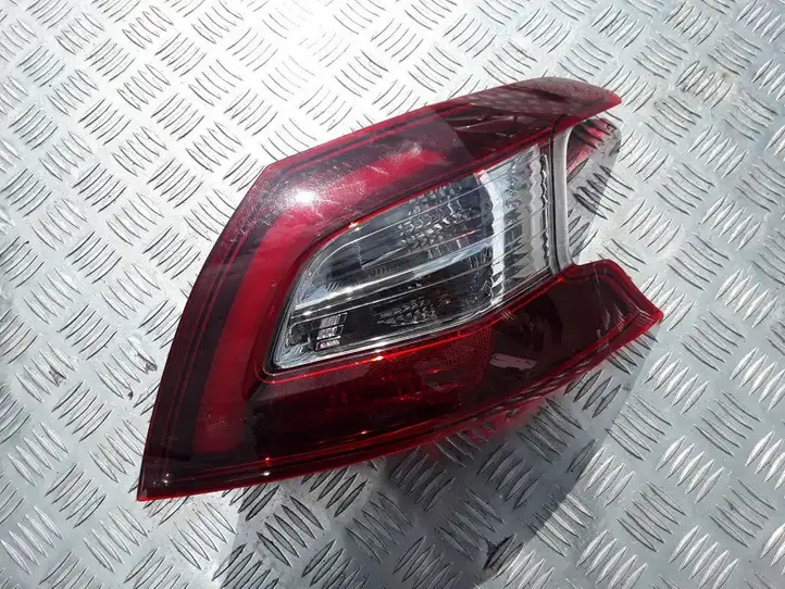 Peugeot 308 (2013 - 2021) 9677817580 Задний фонарь в кузове — фото 1