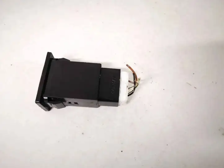 Toyota Avensis T270 (2012 - 2015) tr8801 Кнопка DTC — фото 3