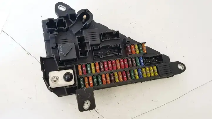 BMW 5 E60 E61 (2004 - 2010) 690661901 Блок предохранителей (комплект) — фото 1