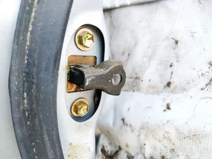 Toyota Yaris (2003 - 2005) Ограничитель двери — фото 3