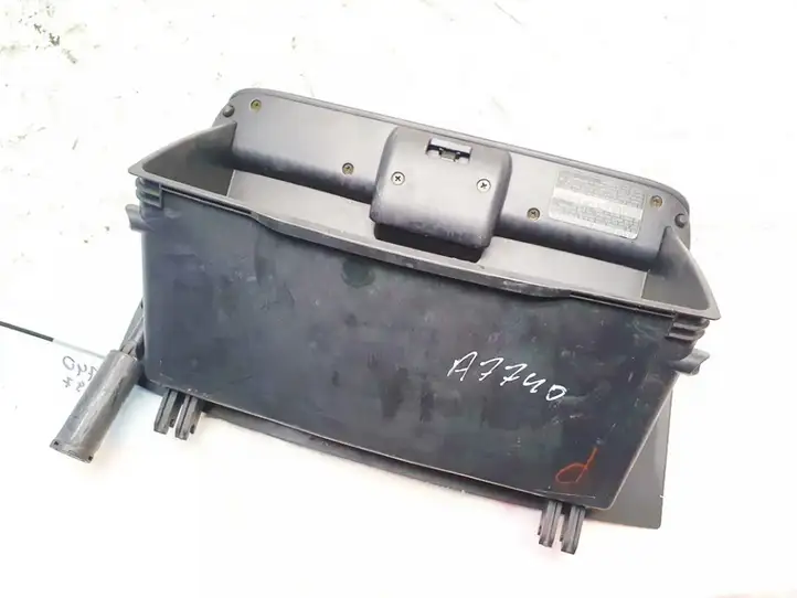 Toyota Corolla Verso E121 (2001 - 2004) 5555013020 Вещевой ящик — фото 2