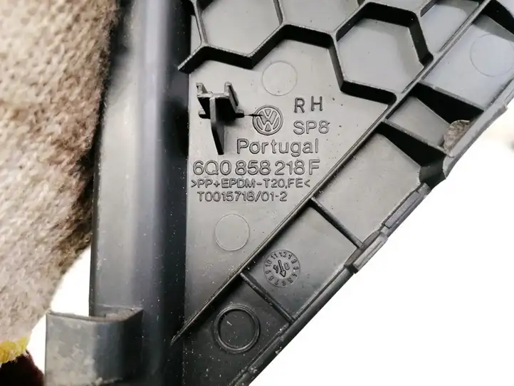 Volkswagen Polo (2005 - 2009) 6q0858218f Прочие детали салона — фото 3