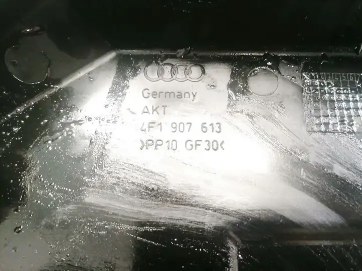 Audi A6 S6 C6 4F (2004 - 2008) 4F1907613 Крышка ящика предохранителей — фото 3
