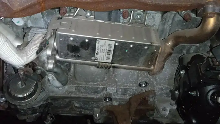 Toyota Verso (2009 - 2012) 256010R020 Охладитель клапана EGR — фото 1