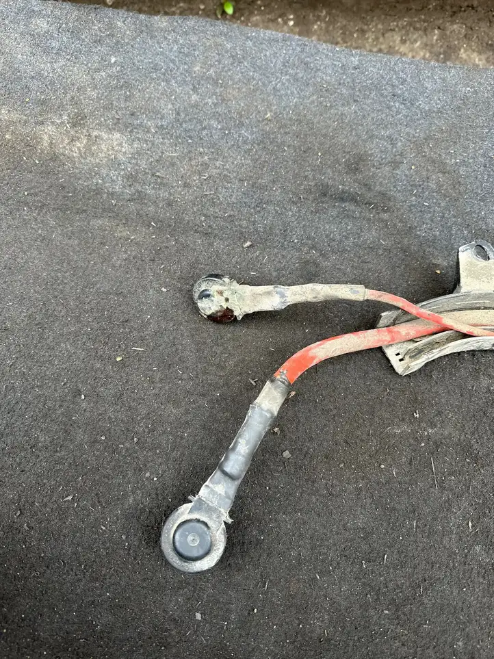 BMW 3 E90 E91 (2005 - 2012) 9205520 Плюсовой провод аккумулятора — фото 3