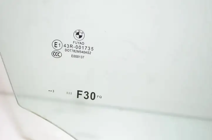 BMW 3 F30 F35 F31 (2012 - 2018) 7259826 Стекло передней двери — фото 2