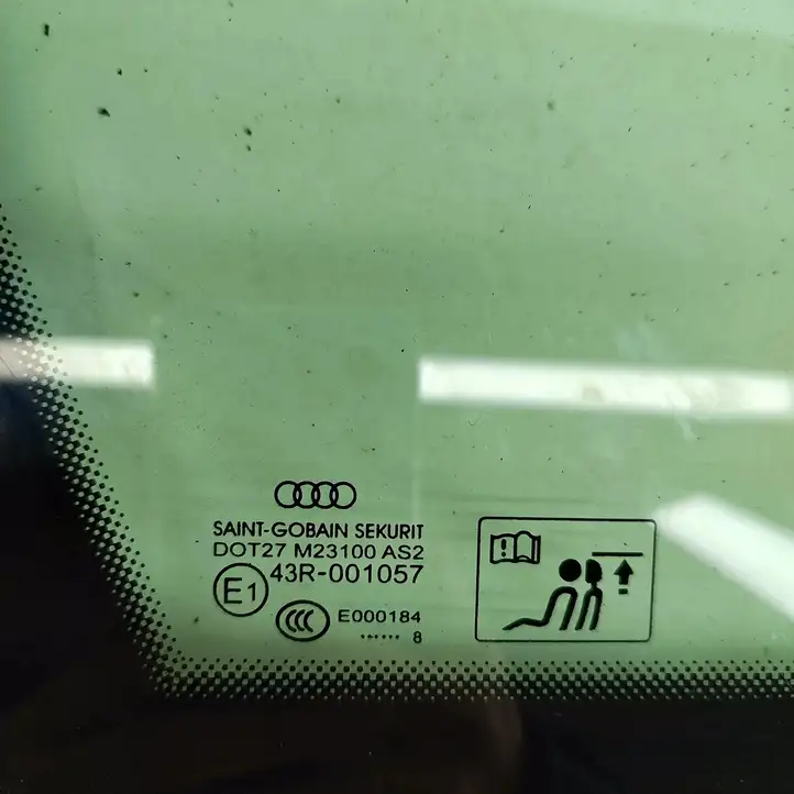 Audi A3/S3 8V (2016 - 2020) 8V4845299A Заднее боковое стекло — фото 8