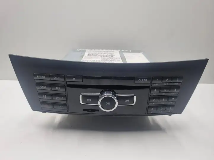 Mercedes-Benz C W204 (2007 - 2014) A2049007013 Магнитола / мультимедийная система — фото 1