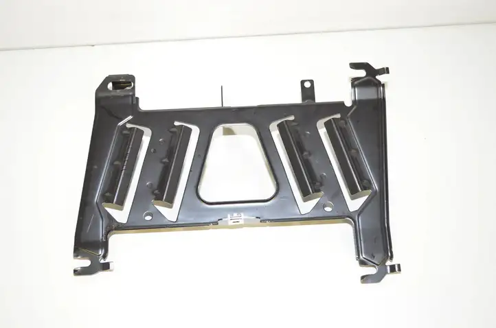BMW 3 F30 F35 F31 (2012 - 2018) 9235506 Кронштейн усилителя звука — фото 1