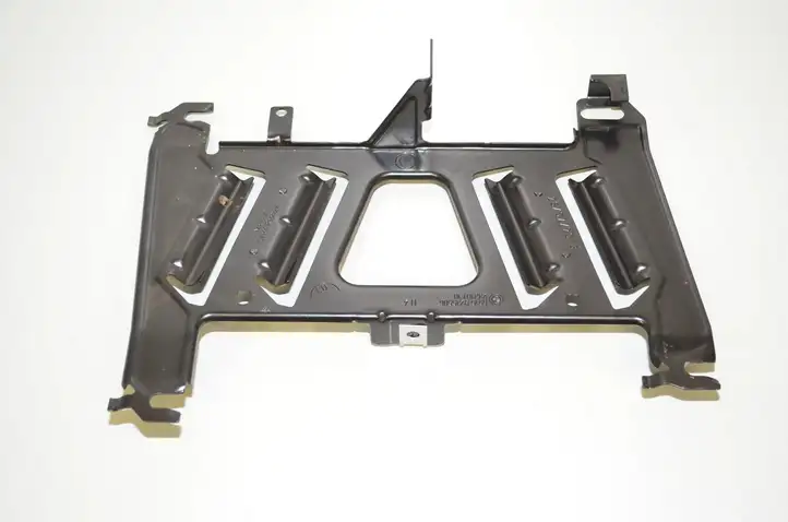 BMW 3 F30 F35 F31 (2012 - 2018) 9235506 Кронштейн усилителя звука — фото 2