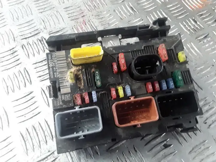 Peugeot 307 CC (2001 - 2005) 9659275780 Блок предохранителей — фото 1