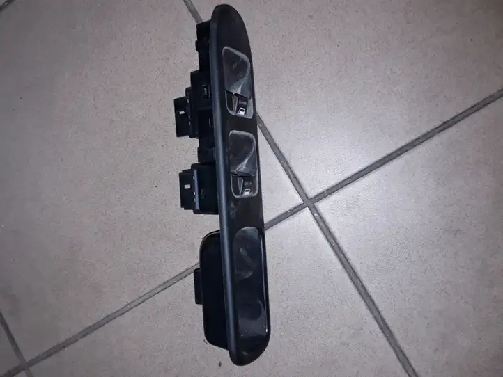 Peugeot 307 (2005 - 2008) Блок кнопок стеклоподъемников — фото 1