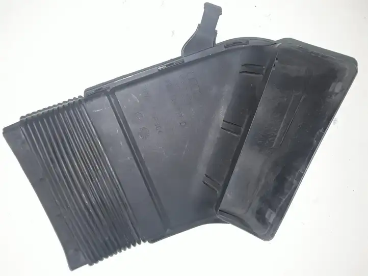 Audi A4 S4 B6 8E 8H (2000 - 2006) 8E0129617D Детали воздухозаборника — фото 2