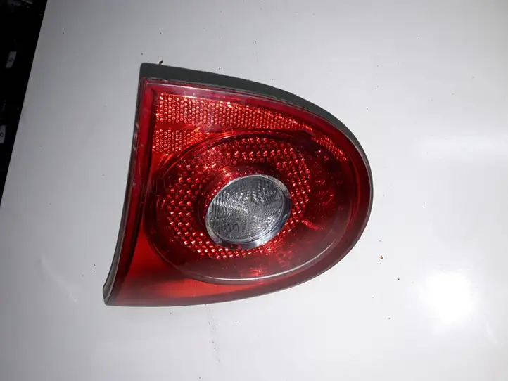 Volkswagen Golf V (2003 - 2009) 1K6945094G Задний фонарь в крышке багажника — фото 1