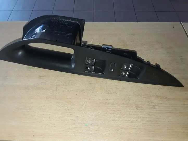 Seat Toledo III (5P) (2004 - 2009) 1K4959857 Блок кнопок стеклоподъемников — фото 1