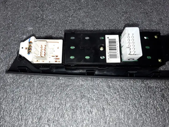 Kia Ceed (2006 - 2010) 823511H020 Кнопка стеклоподъемников — фото 2