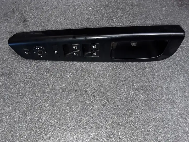 Kia Ceed (2006 - 2010) 823511H020 Кнопка стеклоподъемников — фото 3