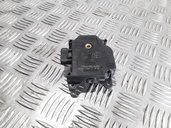 Mazda MPV (1999 - 2006) 0637006351 Двигатель задвижки потока воздуха — фото 1