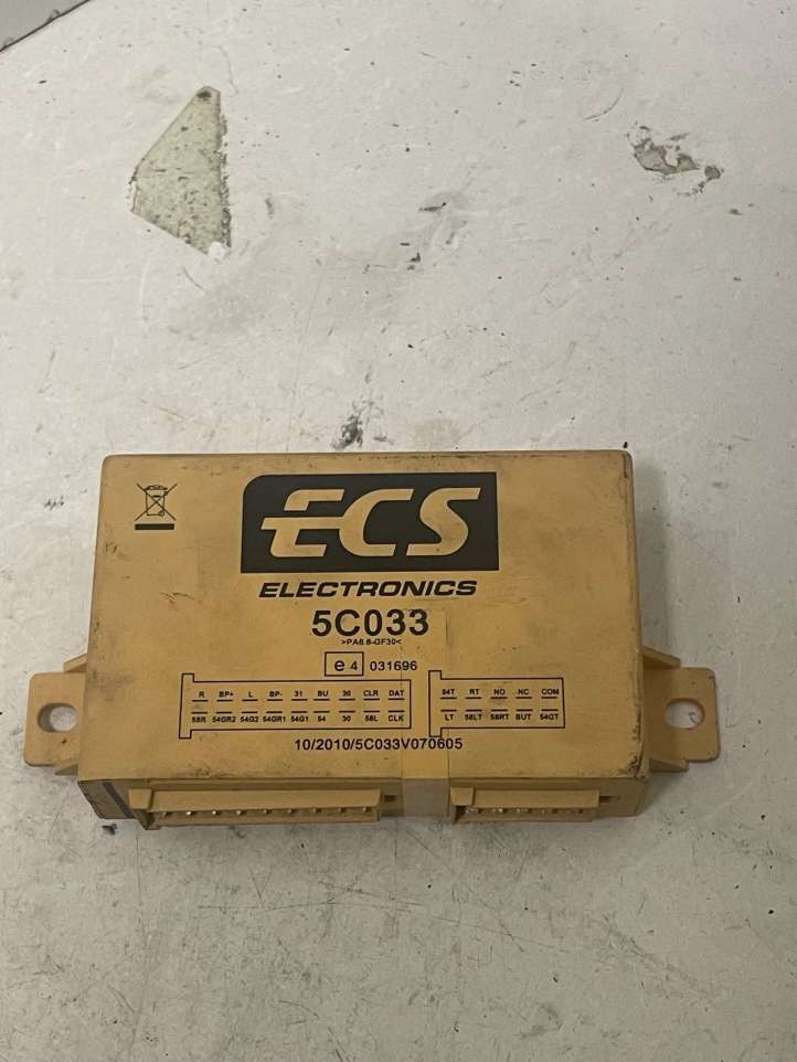 Nissan Juke I F15 (2010 - 2018)  5C033 Блок управления крюка для прицепа