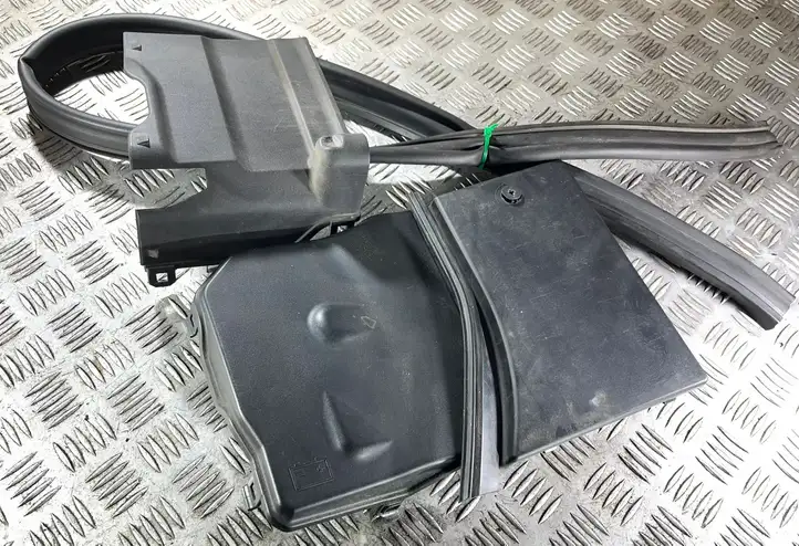 Volvo V60 (2013 - 2018) 31265957 Крышка ящика аккумулятора — фото 1