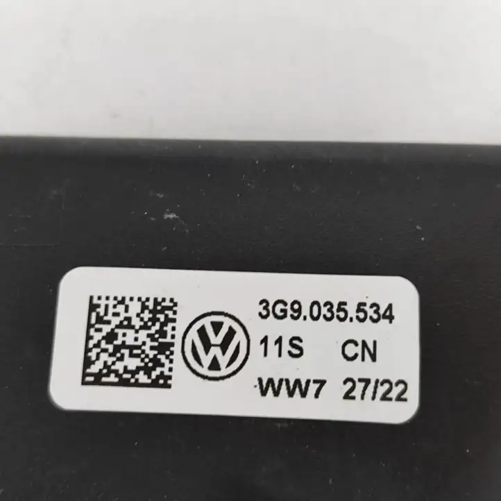 Volkswagen ID.3 (2019 - ) 3G9035534 Усилитель антенны — фото 8