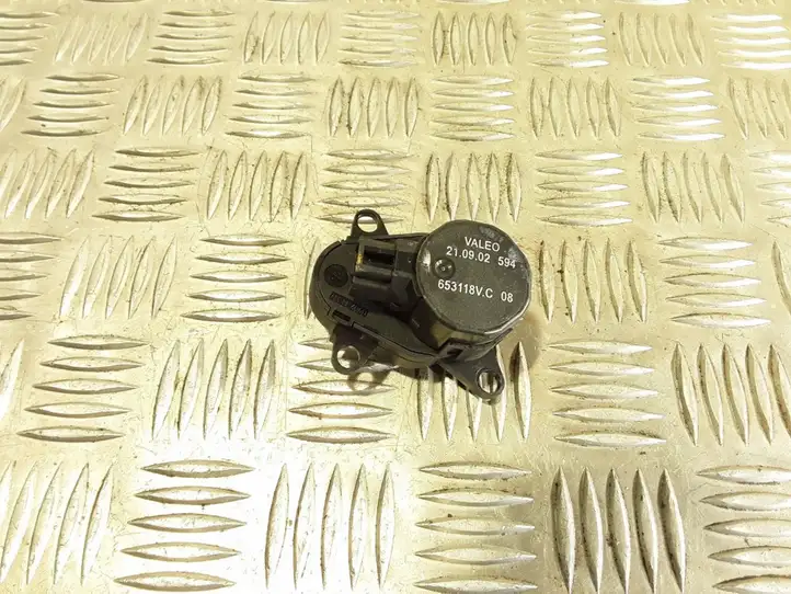Toyota Yaris (1999 - 2003) 653118VC Двигатель задвижки потока воздуха — фото 1