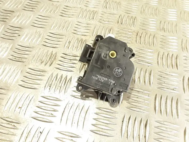 Toyota Yaris (1999 - 2003) 0637007900 Двигатель задвижки потока воздуха — фото 2