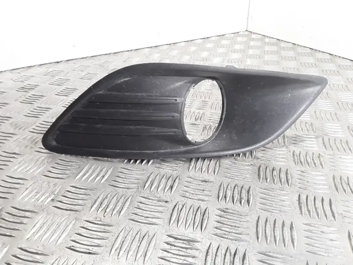 Ford Focus (2011 - 2015) 8M51R19952AE Решетка противотуманной фары — фото 1