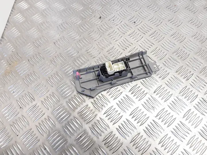 Toyota Yaris (2005 - 2009) 742310D090 Блок кнопок стеклоподъемников — фото 2