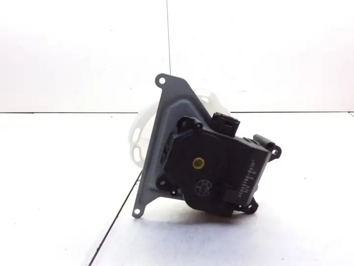 Toyota Avensis T250 (2003 - 2006) AE0637008610 Двигатель задвижки потока воздуха — фото 1
