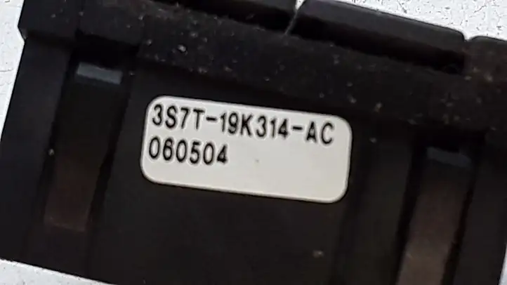 Ford Mondeo Mk III (2000 - 2007) 3S7T19K314AC Включатель обогрева — фото 3