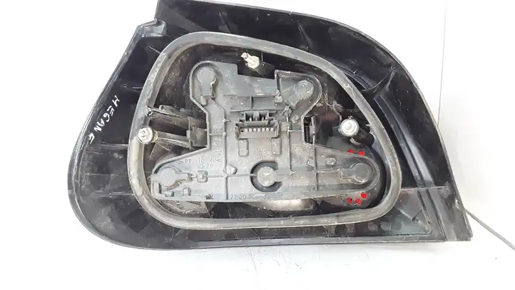 Renault Megane I (1995 - 2002) 7700828138 Задний фонарь в кузове — фото 3