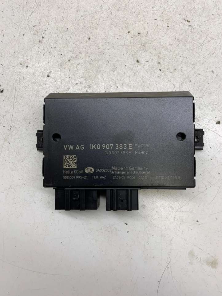 Volkswagen Touran I (2003 - 2010)  1K0907383E Блок управления крюка для прицепа
