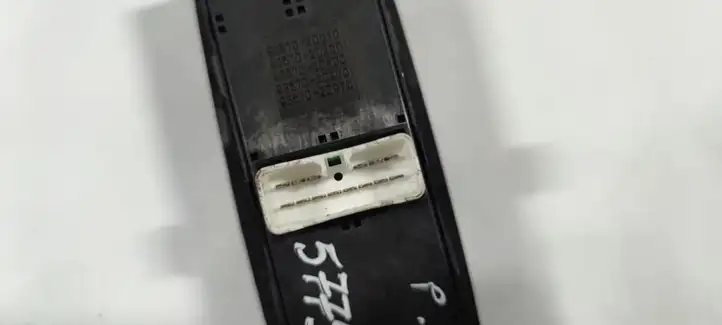 Hyundai Elantra (2003 - 2010) 935702D300CA Кнопка стеклоподъемников — фото 4