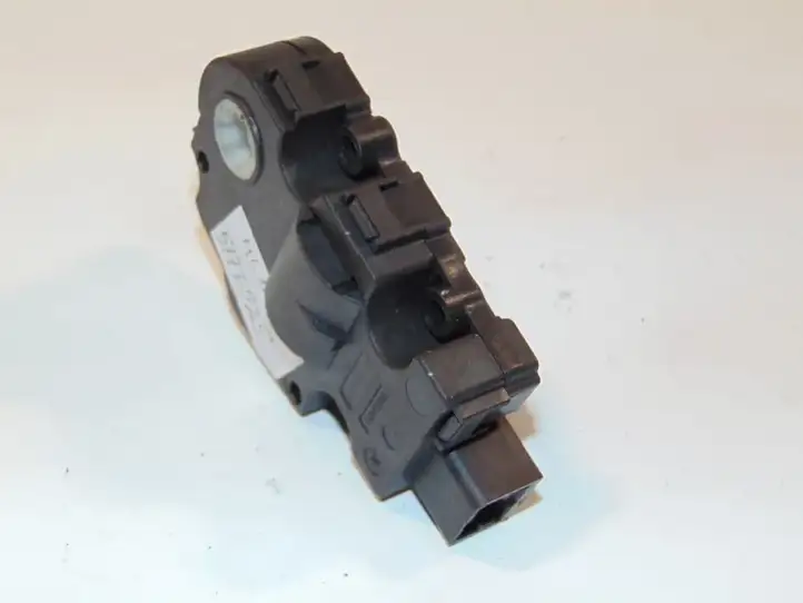 Mercedes-Benz ML W164 (2005 - 2011) A1669060008 Двигатель задвижки потока воздуха — фото 2