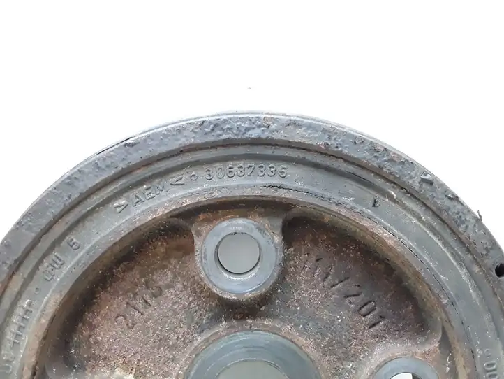Volvo V70 (2000 - 2004) 30637335 Шкив коленчатого вала — фото 2