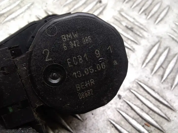 BMW 5 E60 E61 (2004 - 2010) 6942986 Двигатель задвижки потока воздуха — фото 2