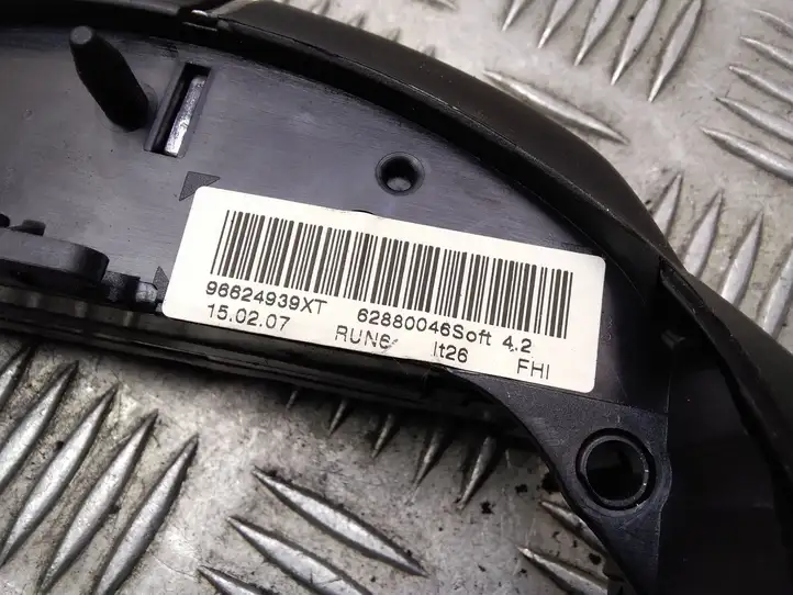 Citroen C4 I Picasso (2006 - 2013) 96624939XT Кнопки на рулевом колесе — фото 2