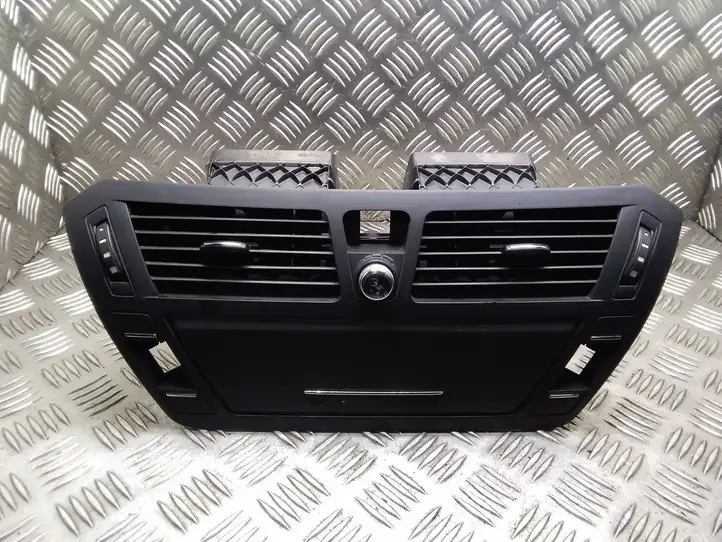 Citroen C4 I Picasso (2006 - 2013) 305304 Центральный воздушный дефлектор — фото 1