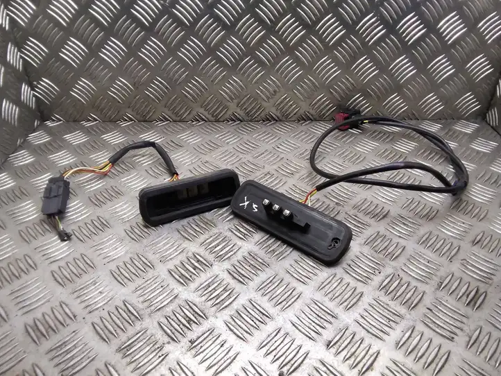 Renault Trafic II (X83) (2002 - 2014) 91167928 Контакт двери — фото 1