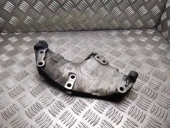 Renault Trafic II (X83) (2002 - 2014) 8200399938 Кронштейн двигателя — фото 3