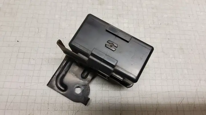 Subaru Outback (2009 - 2014) 86121AJ000 Реле стеклоочистителей — фото 2