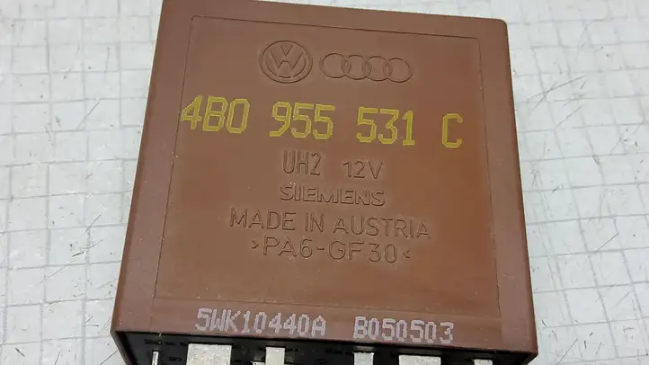 Volkswagen PASSAT B5.5 (2001 - 2005) 4B0955531C Реле стеклоочистителей — фото 3