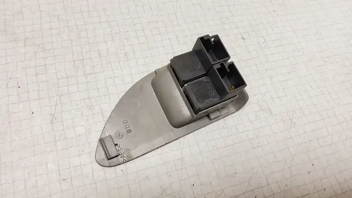 Volkswagen PASSAT B5.5 (2001 - 2005) 1J0959831A Включатель открытия топливного бака — фото 3